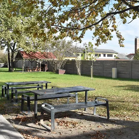 مكان تخييم Nosztalgia Es *