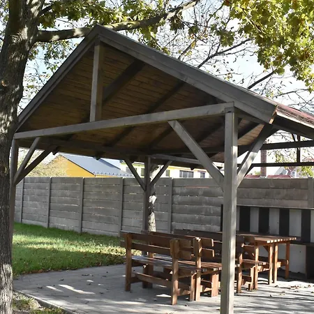 Nosztalgia Es مكان تخييم