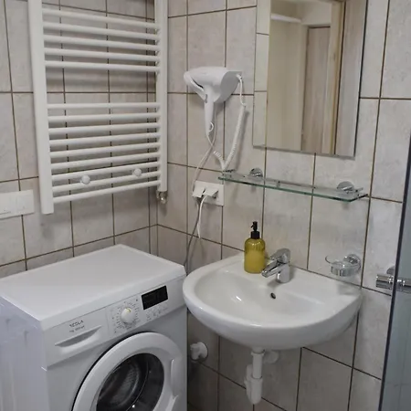 مكان تخييم Nosztalgia Es *