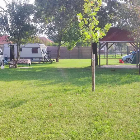 Nosztalgia Es Camping Mórahalom