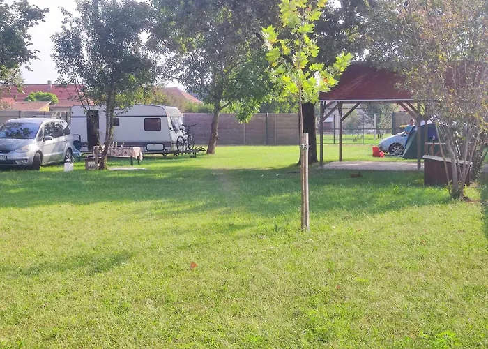Nosztalgia Es Kemping Mórahalom